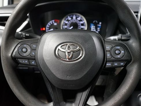 Used 2020 Toyota Corolla LE image 12