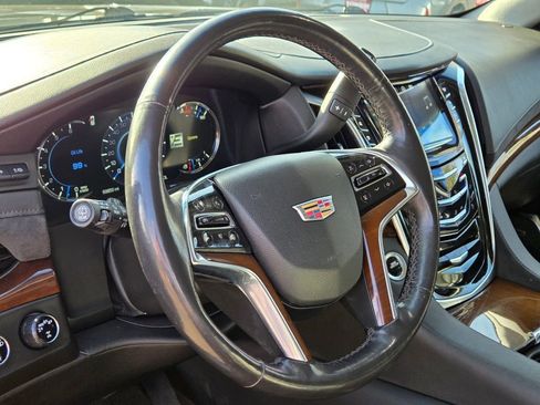 Used 2019 Cadillac Escalade Premium Luxury w/ Escalade Sport Edition AWD/4WD image 28