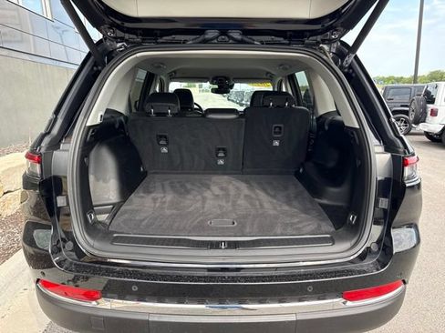 Used 2023 Jeep Grand Cherokee Limited AWD/4WD image 9