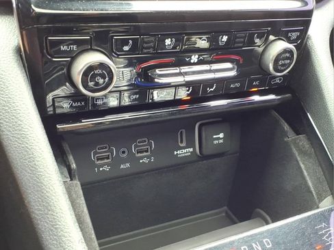 Used 2023 Jeep Grand Cherokee L Overland AWD/4WD image 13