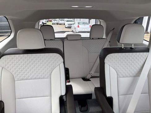 Used 2024 GMC Acadia Denali w/ Super Cruise Package FWD image 12