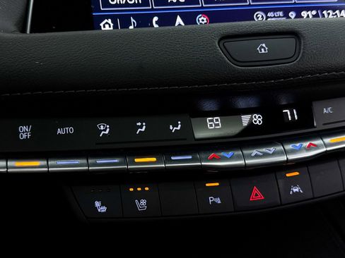 Used 2022 Cadillac XT4 Premium Luxury FWD image 28