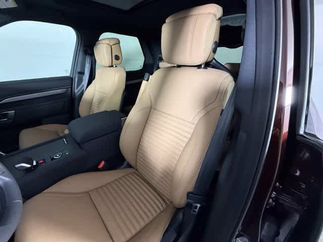 New 2026 Land Rover Discovery Limited Edition AWD/4WD image 6