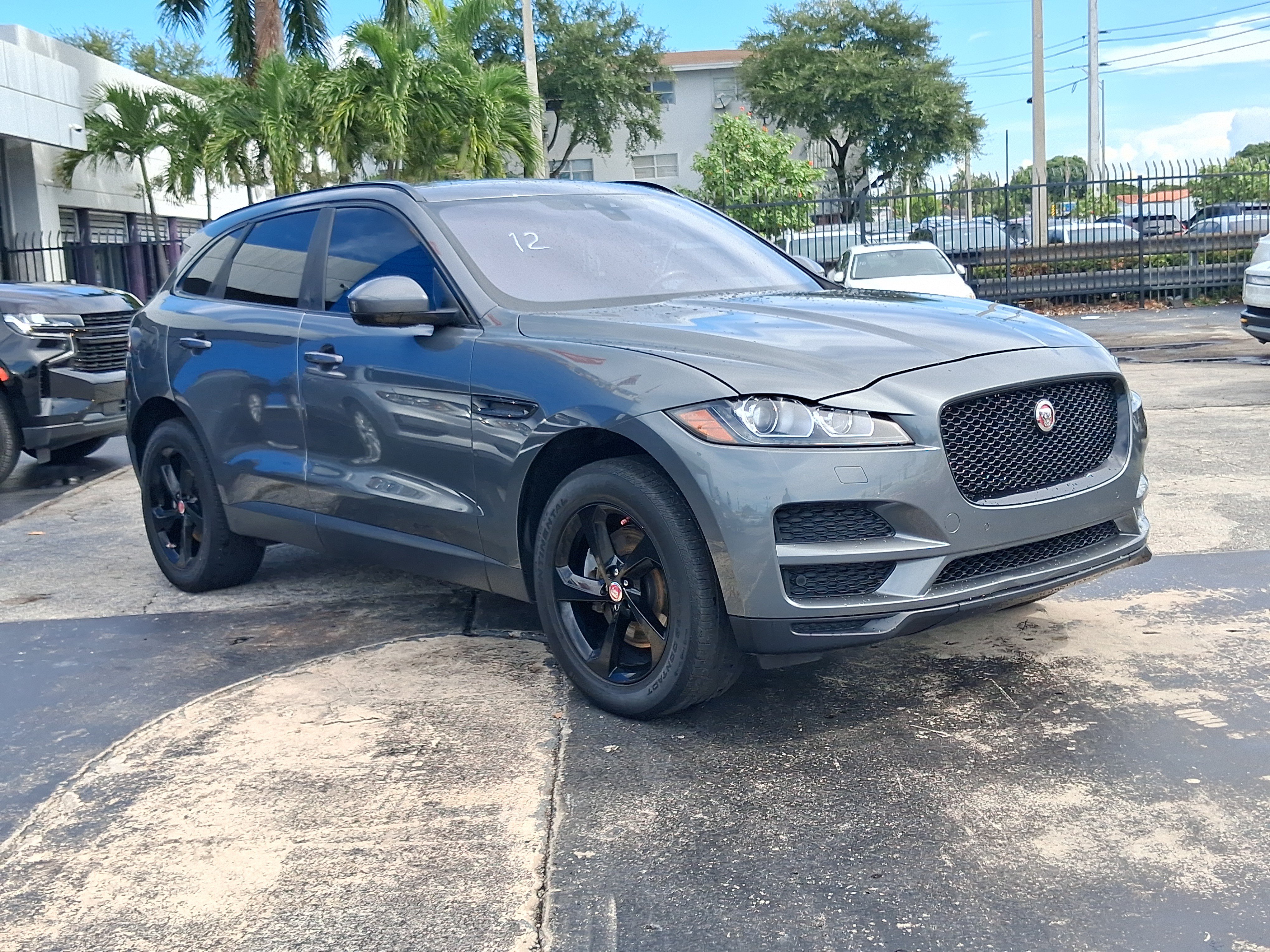 Used 2018 Jaguar F-PACE Premium AWD/4WD image 4