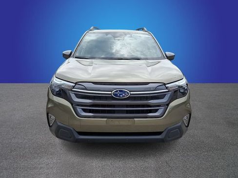 Used 2025 Subaru Forester Premium AWD/4WD image 2