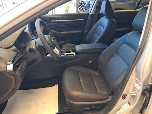 New 2025 Nissan Altima 2.5 SR w/ SR Premium Package image 10