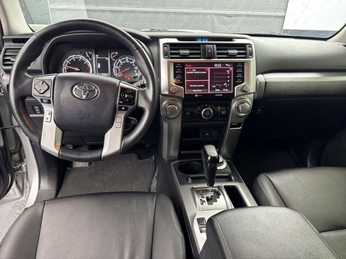 Used 2022 Toyota 4Runner TRD Sport AWD/4WD image 12
