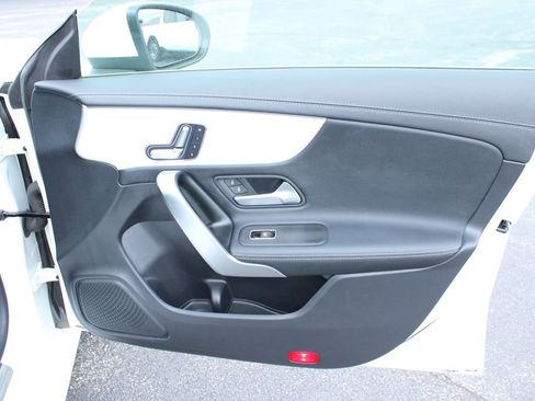 Used 2025 Mercedes-Benz CLA 250 image 23