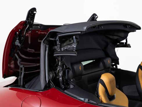 Used 2024 Ferrari Roma Spider image 23