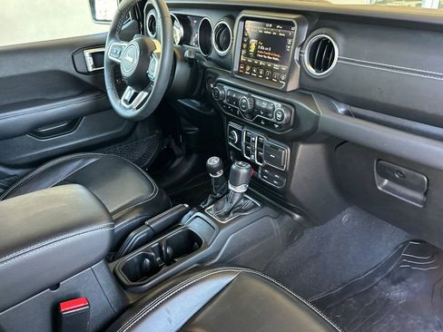 Used 2023 Jeep Wrangler Unlimited Sahara w/ Cold Weather Group AWD/4WD image 13