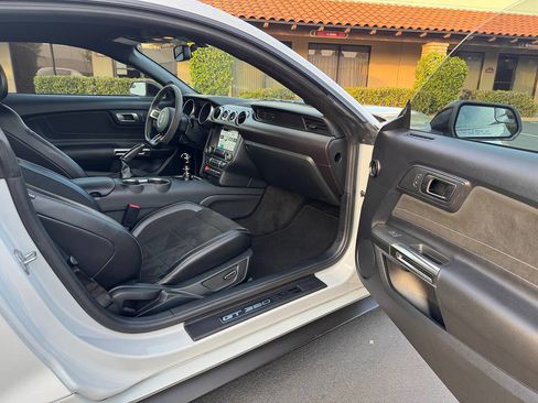 Used 2016 Ford Mustang Shelby GT350 w/ Technology Package image 17