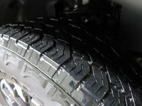 Used 2023 Nissan Frontier PRO-4X image 7