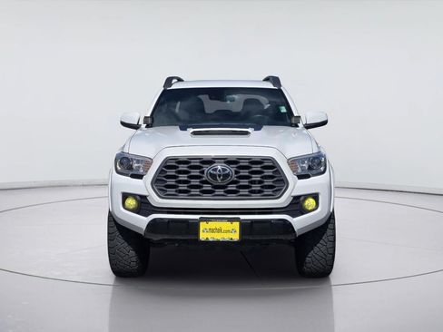 Used 2022 Toyota Tacoma TRD Sport AWD/4WD image 2