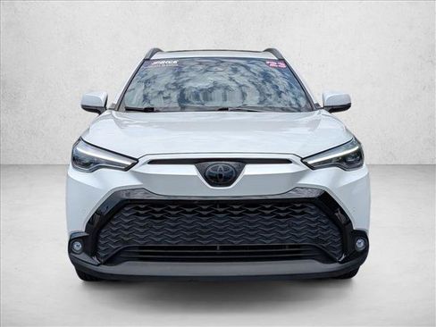 Used 2023 Toyota Corolla Cross AWD Hybrid w/ Convenience Package image 2