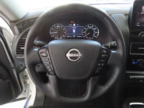 Used 2023 Nissan Armada Platinum w/ Captain's Chairs Package RWD image 15