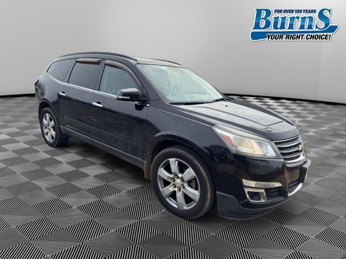 Used 2017 Chevrolet Traverse LT w/ Style and Technology Package image 1