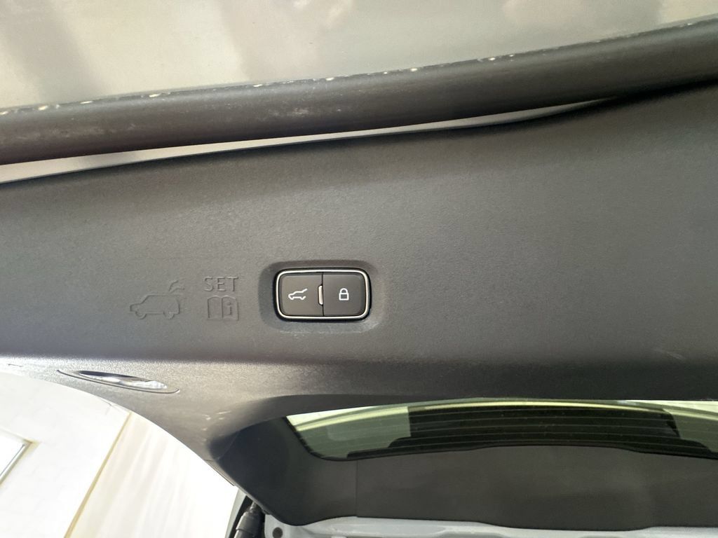 Used 2025 Ford Expedition Active AWD/4WD image 24