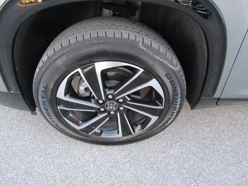 Used 2025 Buick Enclave Sport Touring image 9