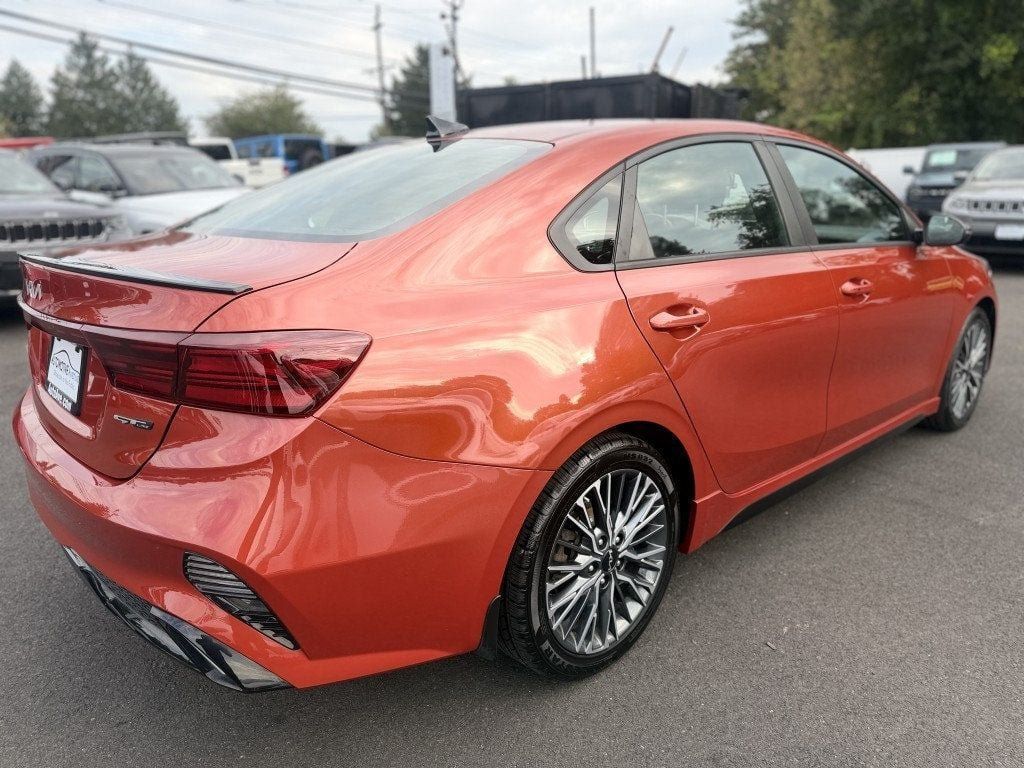 Used 2023 Kia Forte GT-Line w/ GT-Line Premium Package FWD image 3