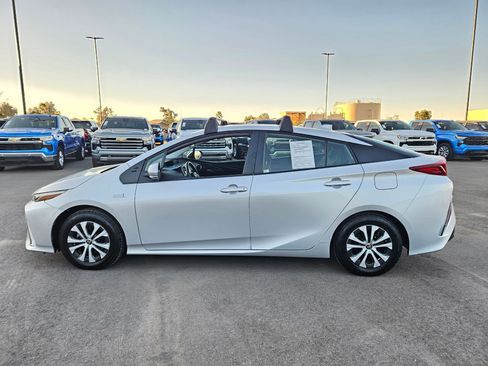 Used 2022 Toyota Prius Prime LE image 2