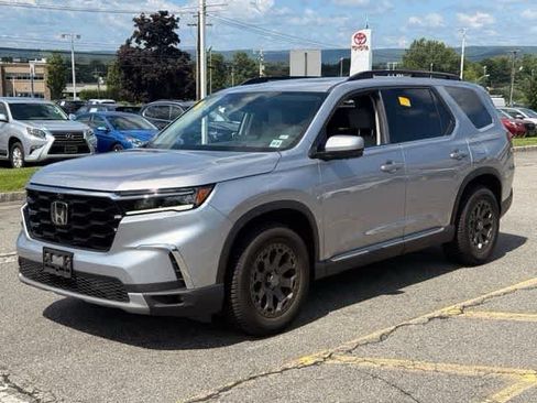 Used 2024 Honda Pilot Elite image 1