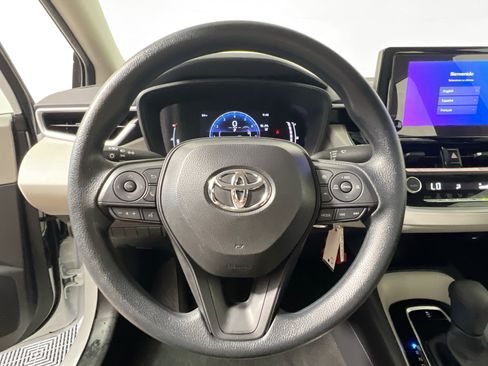Used 2026 Toyota Corolla LE FWD image 17