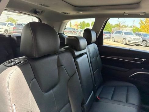 Used 2025 Kia Telluride SX AWD/4WD image 12