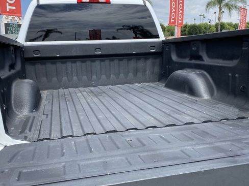 Used 2018 Chevrolet Silverado 1500 Custom w/ Custom Convenience Package RWD image 18