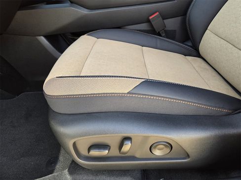 New 2026 Chevrolet Equinox ACTIV image 13