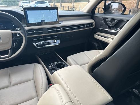 Used 2025 Lincoln Corsair FWD w/ Equipment Group 101A image 31