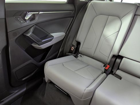 Certified 2025 Audi Q3 2.0T Premium image 12