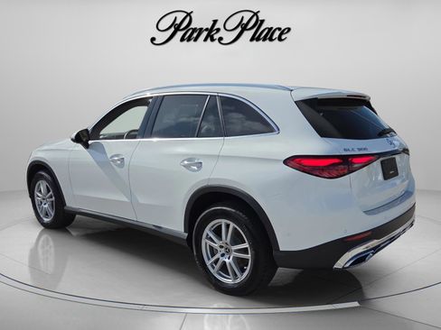 Certified 2025 Mercedes-Benz GLC 300 image 3