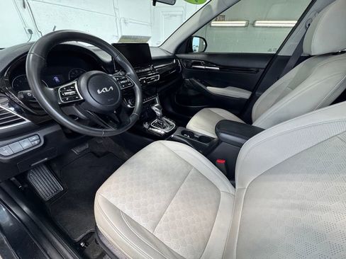 Used 2022 Kia Seltos EX AWD/4WD image 14