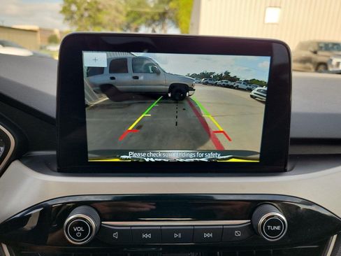 Used 2022 Ford Escape SE FWD image 14