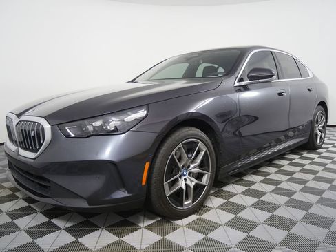 Certified 2024 BMW i5 eDrive40i w/ M Sport Package RWD image 7