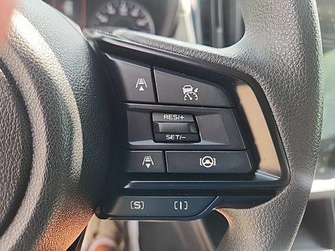 Used 2025 Subaru Crosstrek 2.5i Premium AWD/4WD image 12