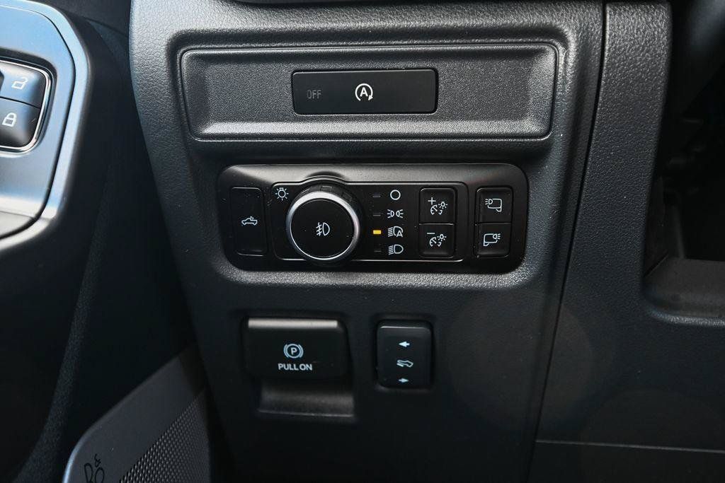 Used 2025 Ford F150 Lariat AWD/4WD image 39
