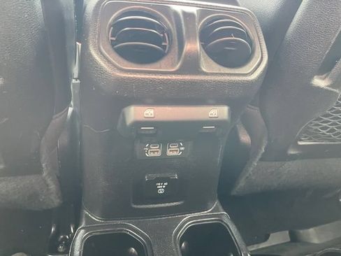 Used 2020 Jeep Gladiator Mojave AWD/4WD image 18