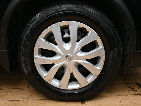 Used 2015 Nissan Rogue S image 14