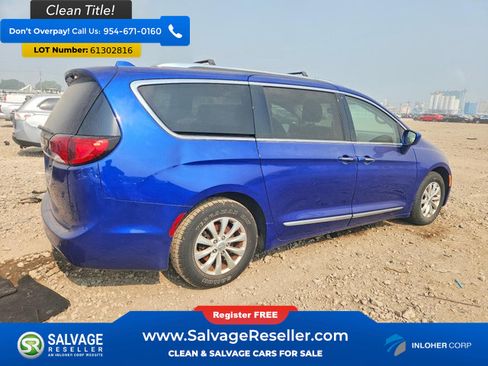Used 2018 Chrysler Pacifica Touring-L Plus FWD image 4