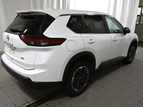 Used 2025 Nissan Rogue SV AWD/4WD image 14