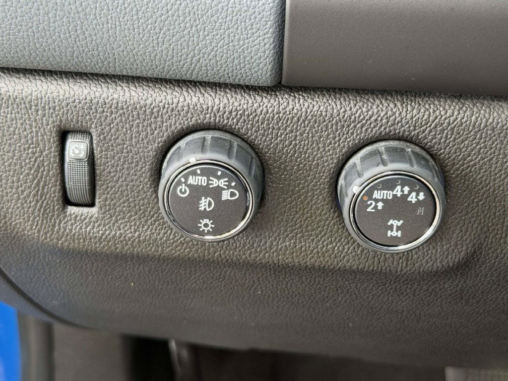 Used 2021 Chevrolet Colorado Z71 AWD/4WD image 24