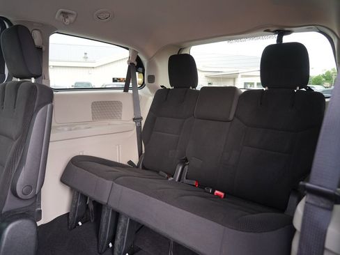 Used 2018 Dodge Grand Caravan SE w/ UConnect Hands-Free Group FWD image 24