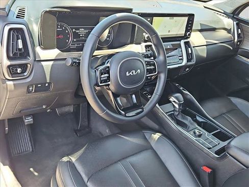 Used 2022 Kia Sorento S w/ Panoramic Sunroof Package AWD/4WD image 12