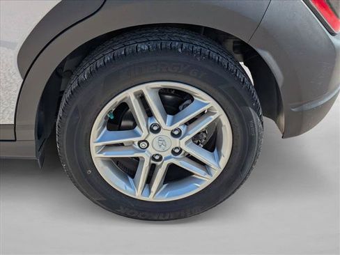 Used 2022 Hyundai Kona SE FWD image 7