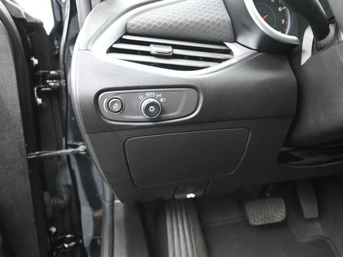 Used 2025 Chevrolet Malibu LT image 13