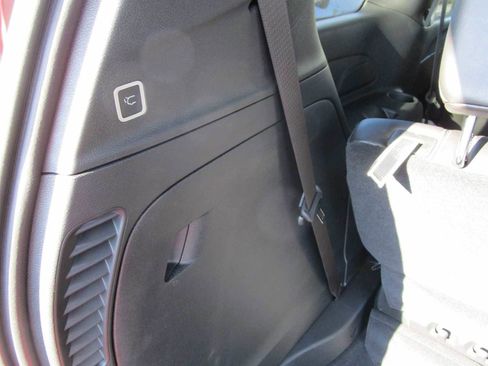 New 2025 Chrysler Pacifica Select image 10