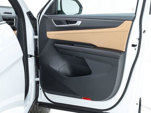 New 2026 Volkswagen Atlas Cross Sport SEL image 32