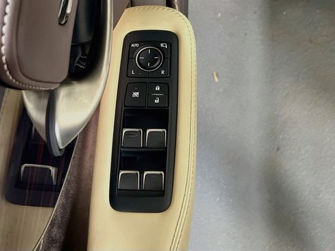 Used 2018 Lexus LS 500 AWD w/ Interior Upgrade Package image 17