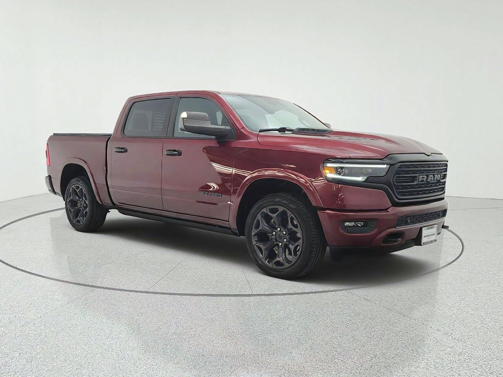 Used 2024 RAM 1500 Limited AWD/4WD image 3